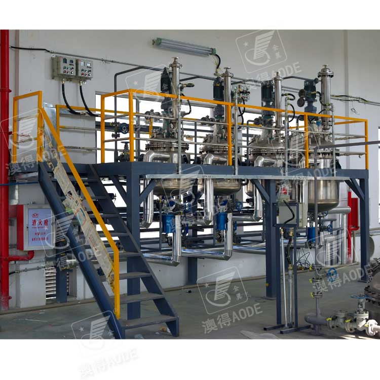 分(fen)散研磨攪(jiao)拌脫泡一(yi)體釜