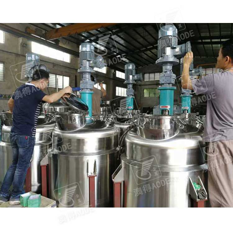 5000L不(bu)鏽鋼反應釜(fu)